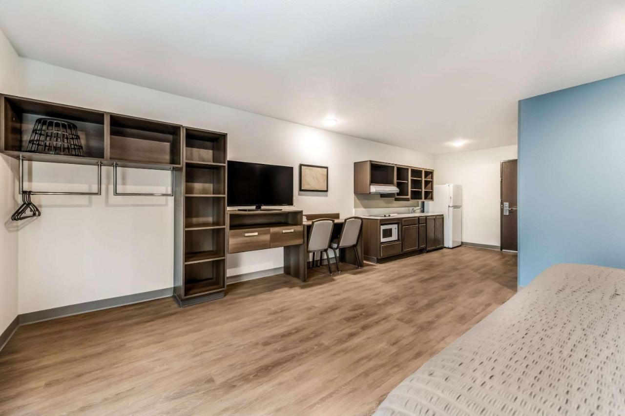 Woodspring Suites Charlotte - University Research Park ภายนอก รูปภาพ