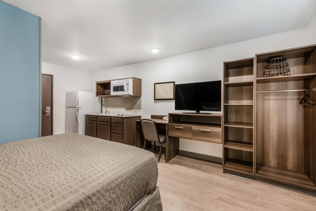 Woodspring Suites Charlotte - University Research Park ภายนอก รูปภาพ