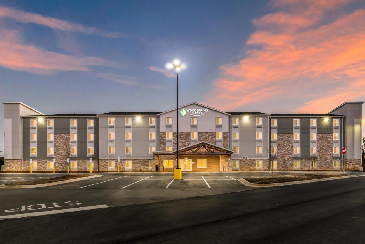 Woodspring Suites Charlotte - University Research Park ภายนอก รูปภาพ