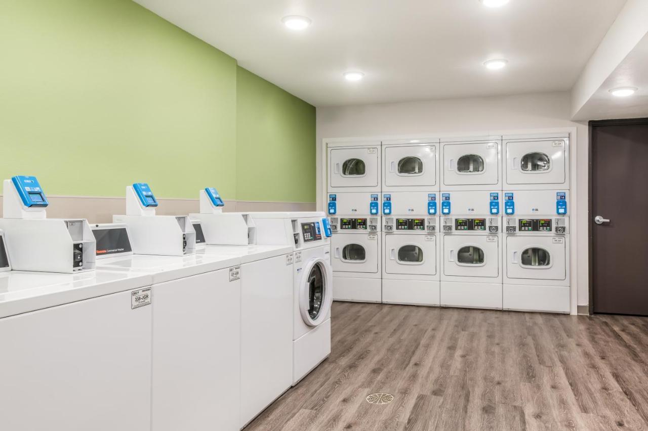 Woodspring Suites Charlotte - University Research Park ภายนอก รูปภาพ